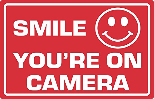אספקה360 פרימיום חיוך שלך על מצלמה סימן, 2.25 איקס 3.5, ירוק / לבן, לייזר חקוק אקריליק ואולטרה סגול יציב, לשימוש פנימי